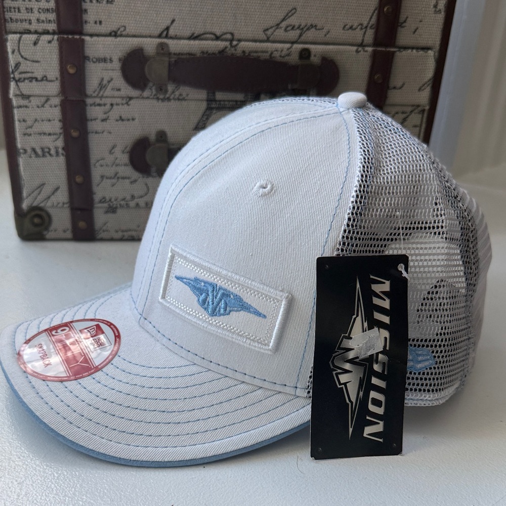 Brand new with tags attached new era snap back 9fifty mission cap